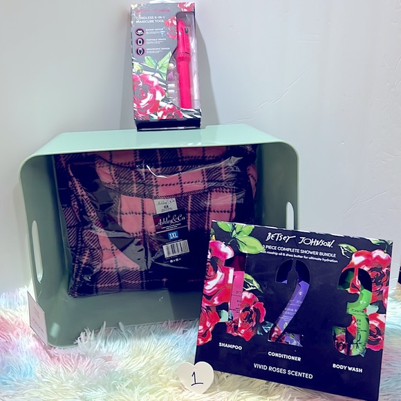 Betsey Johnson Other - NWT Betsey Johnson 3 Piece Shower Bundle & Manicure 5 in 1 Sleep Wear & Basket
